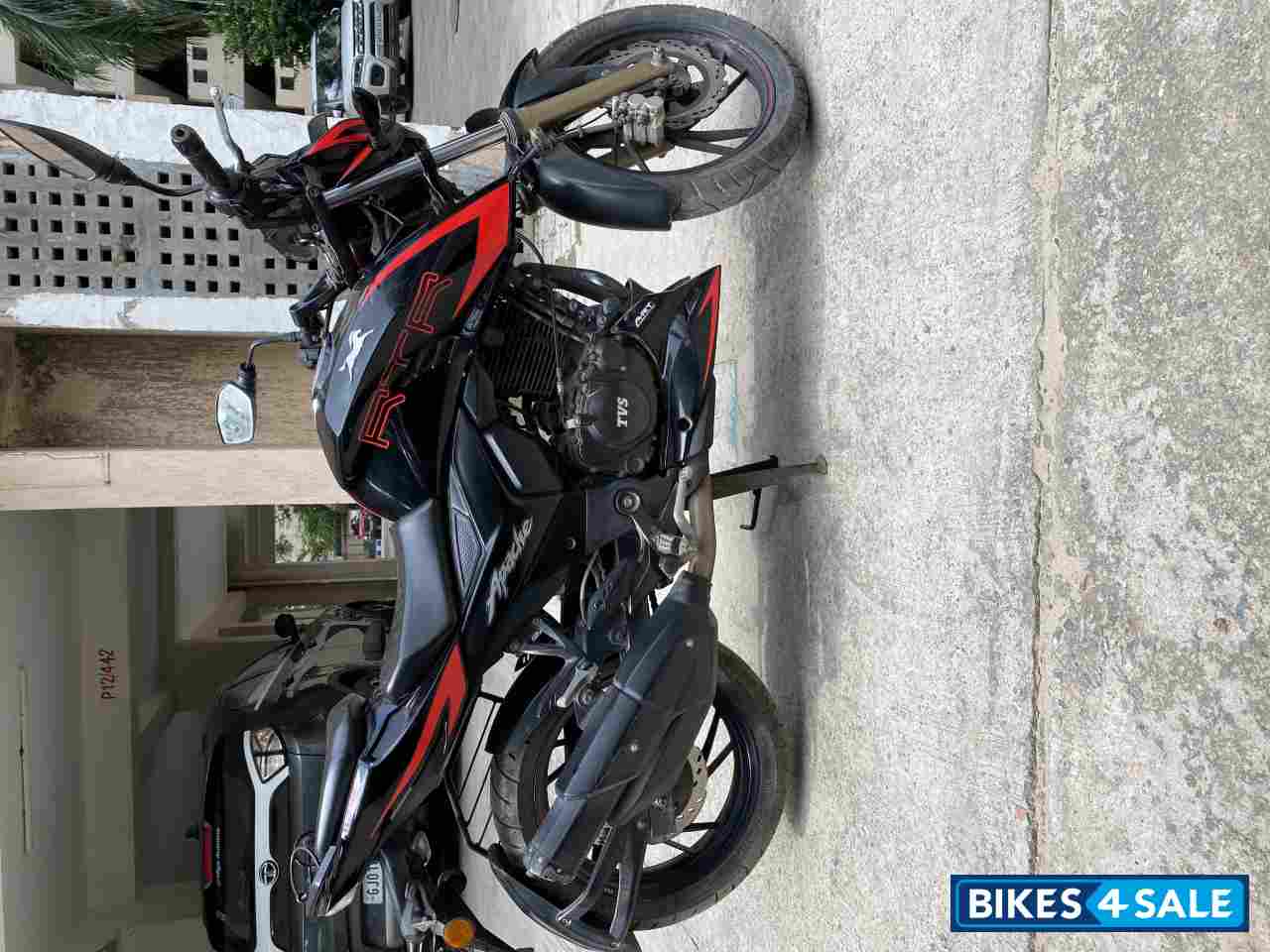 TVS Apache RTR 200 4V ABS