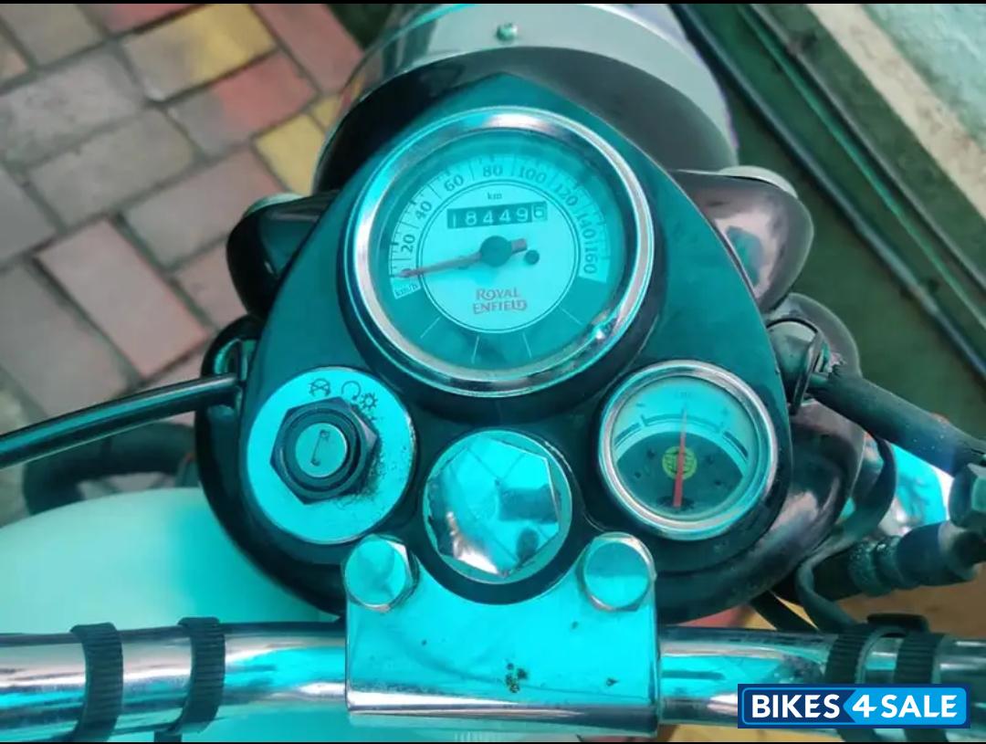 White Royal Enfield Bullet 350