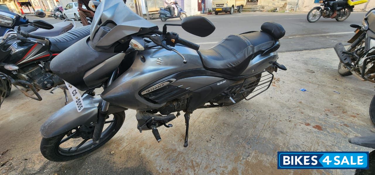 Suzuki Intruder 150 BS6
