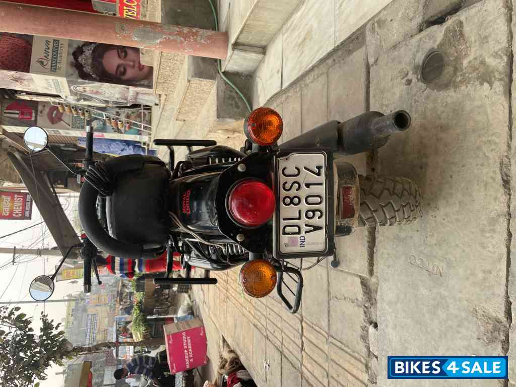 Royal Enfield Classic Stealth Black