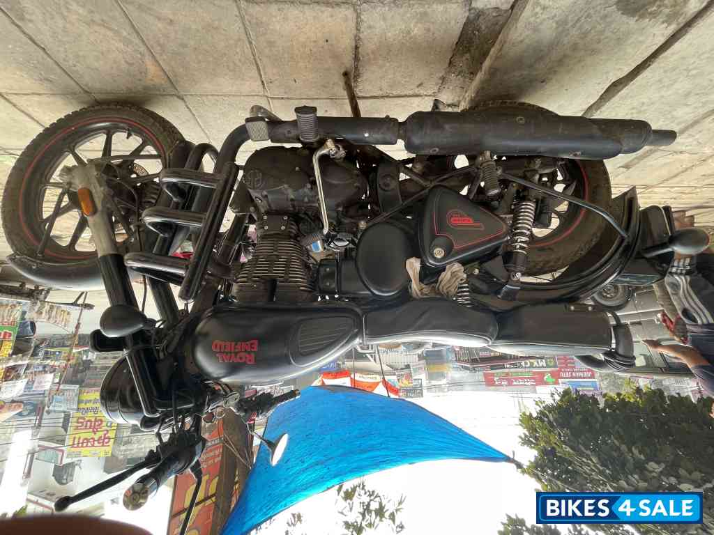 Royal Enfield Classic Stealth Black