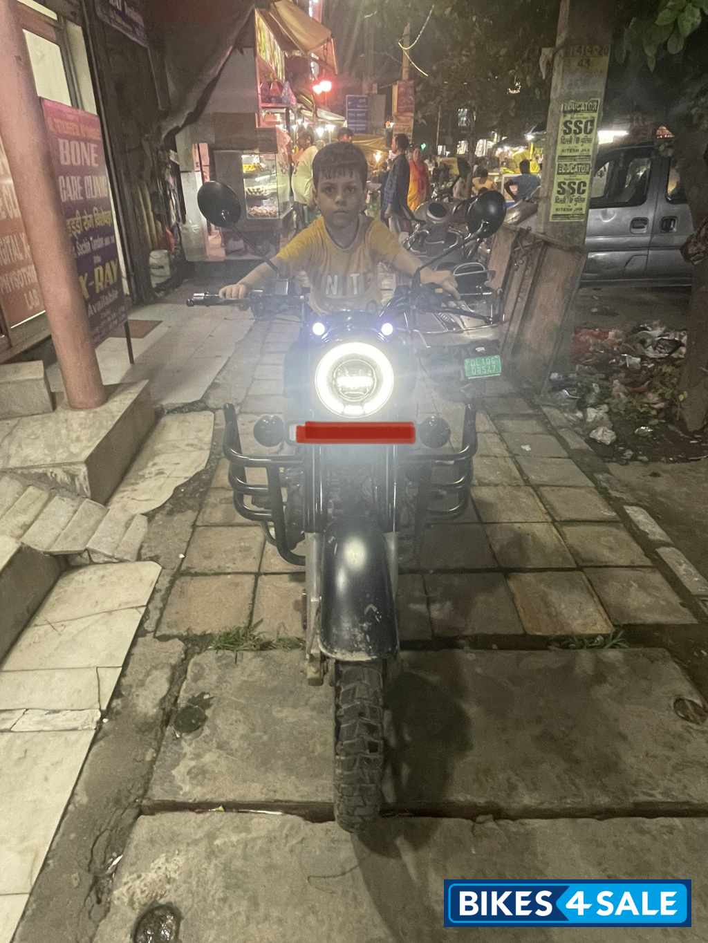 Royal Enfield Classic Stealth Black