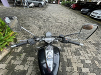 Black Bajaj Avenger 220 DTS-i