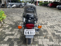 Black Bajaj Avenger 220 DTS-i