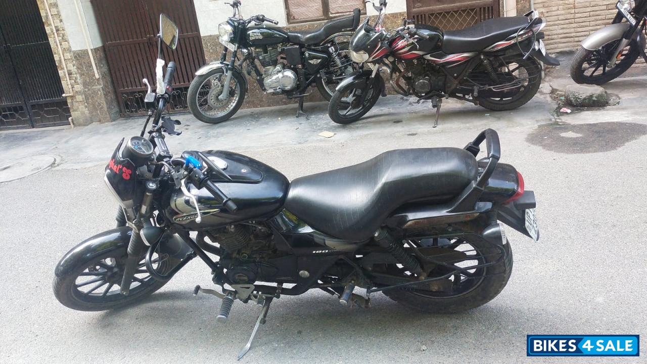 Bajaj Avenger Street 180