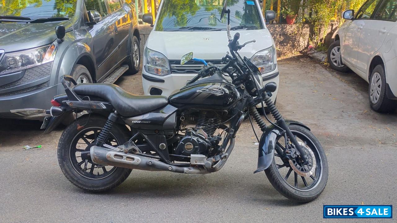 Bajaj Avenger Street 180