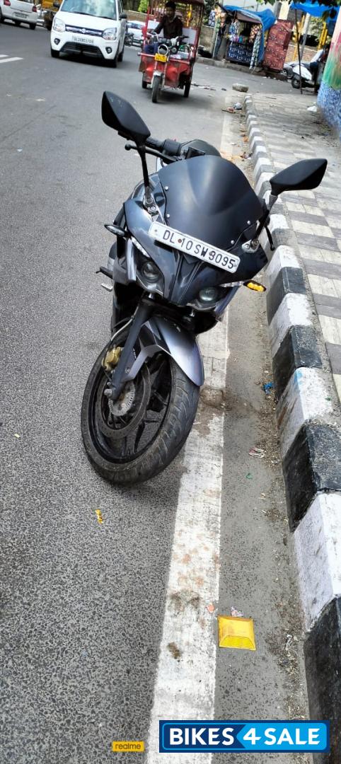 Bajaj Pulsar RS 200 ABS Bajaj Pulsar RS 200 ABS