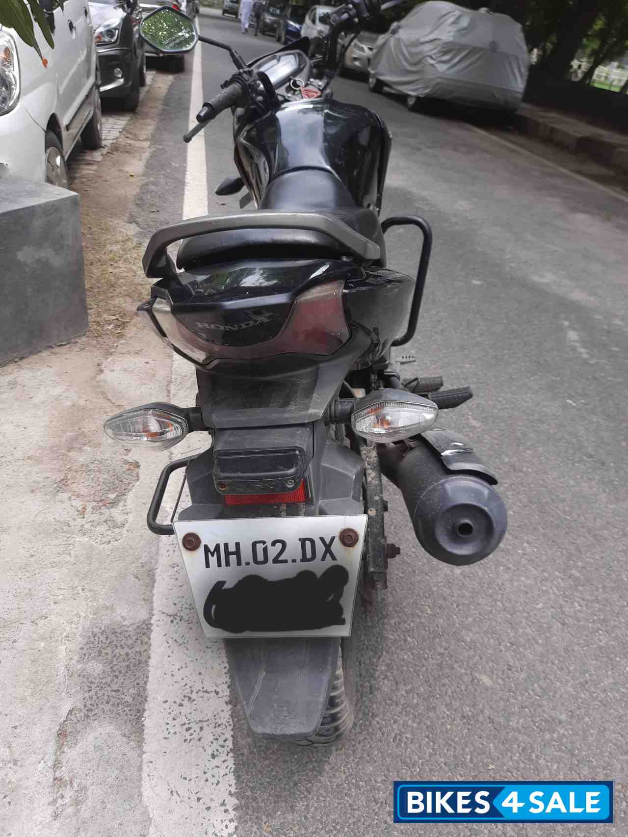 Black Honda CB Unicorn 160