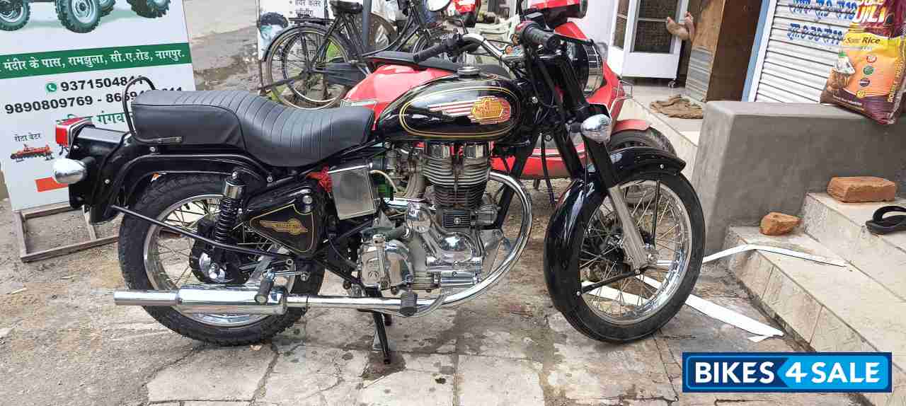 Black Royal Enfield Bullet Electra 5S