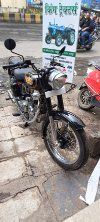 Black Royal Enfield Bullet Electra 5S