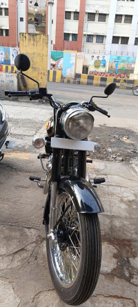 Black Royal Enfield Bullet Electra 5S