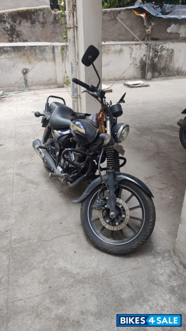 Bajaj Avenger Street 150