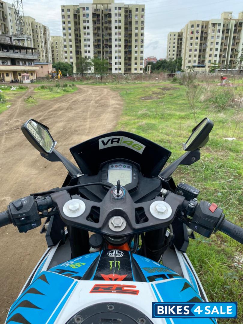 Original Color- White/orange KTM RC 200