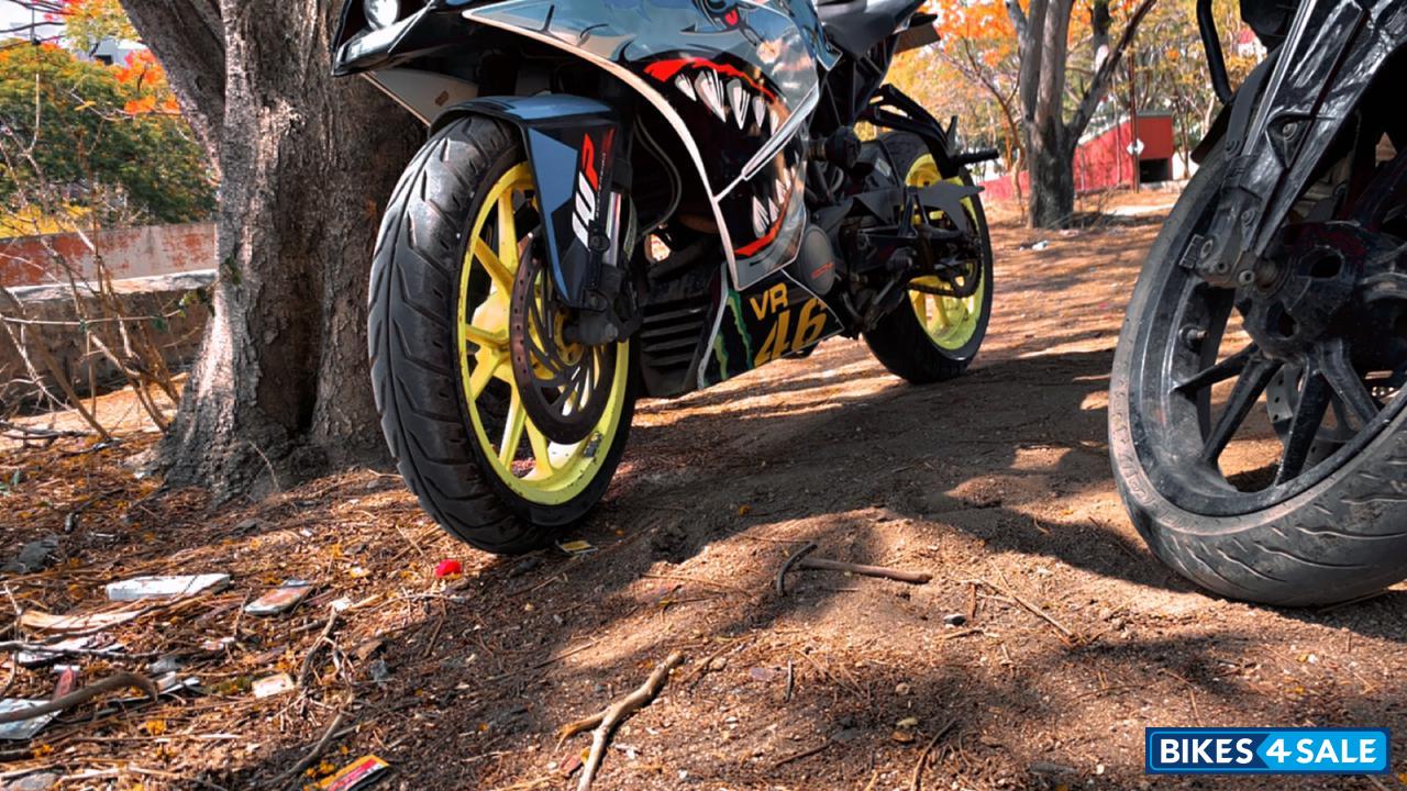 Original Color- White/orange KTM RC 200