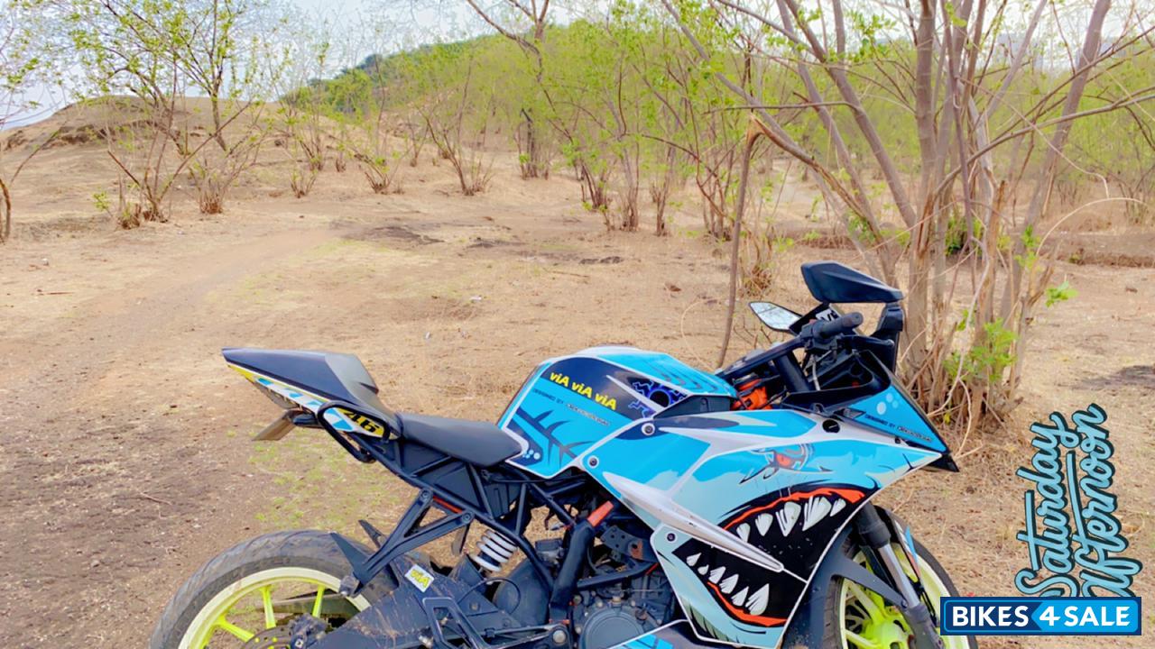 Original Color- White/orange KTM RC 200