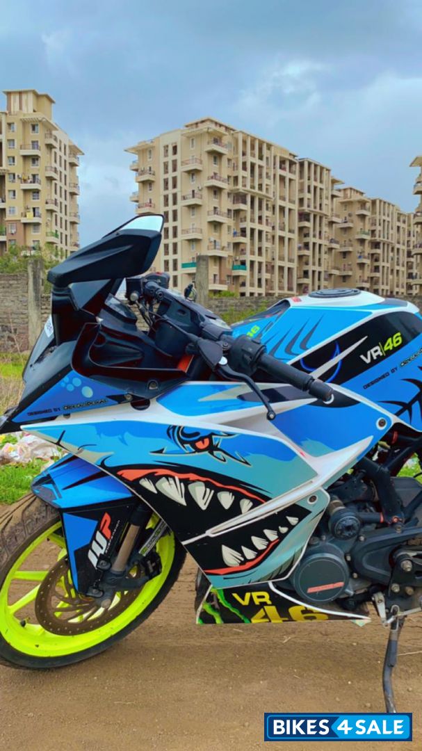 Original Color- White/orange KTM RC 200