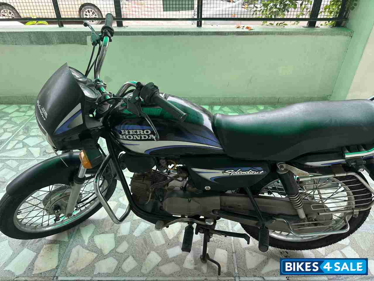 Black Hero Splendor Plus