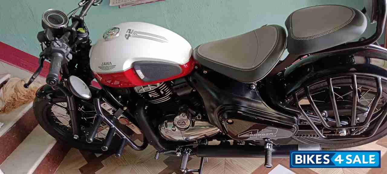 Jawa 42 Bobber Dual Channel ABS