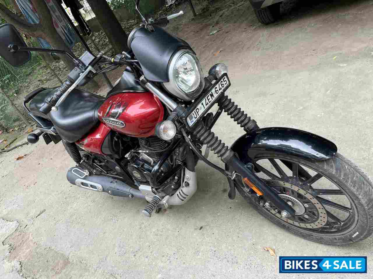 Cherry Red Bajaj Avenger Street 160 BS6
