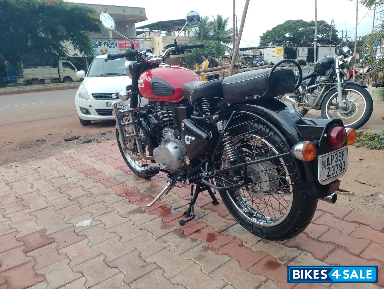 Royal Enfield Classic 350 Redditch Red