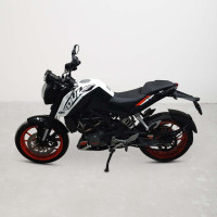 KTM Duke 125