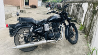 Jet Black Royal Enfield Bullet 350 ES