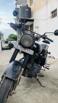 Jet Black Royal Enfield Bullet 350 ES