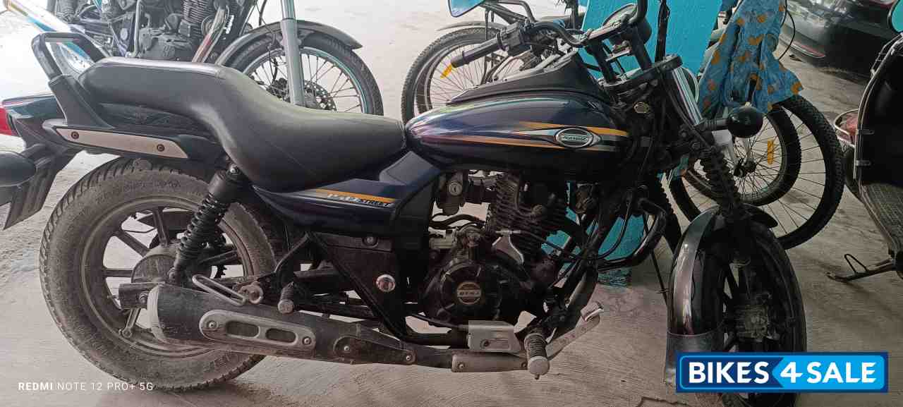 Blue Bajaj Avenger Street 150
