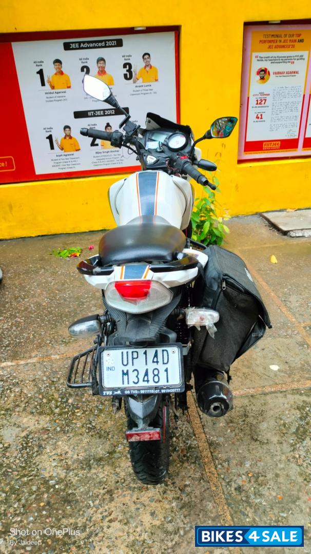 TVS Apache RTR 160 4V BS6