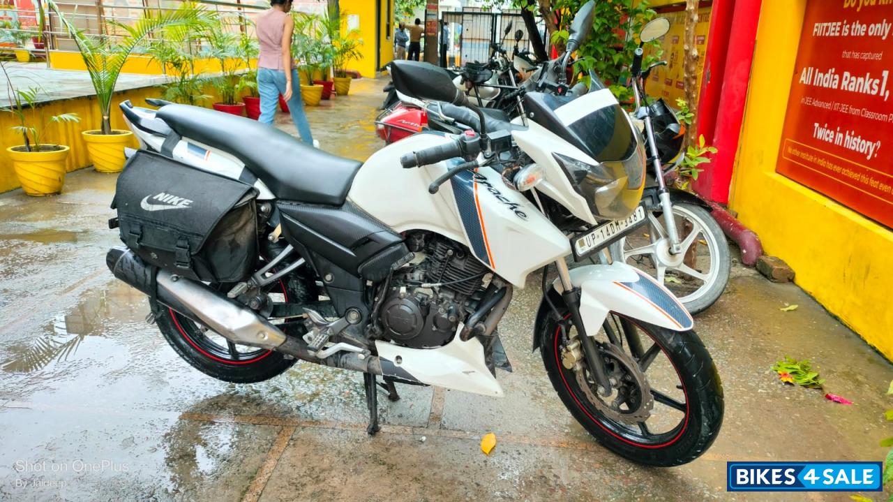 TVS Apache RTR 160 4V BS6