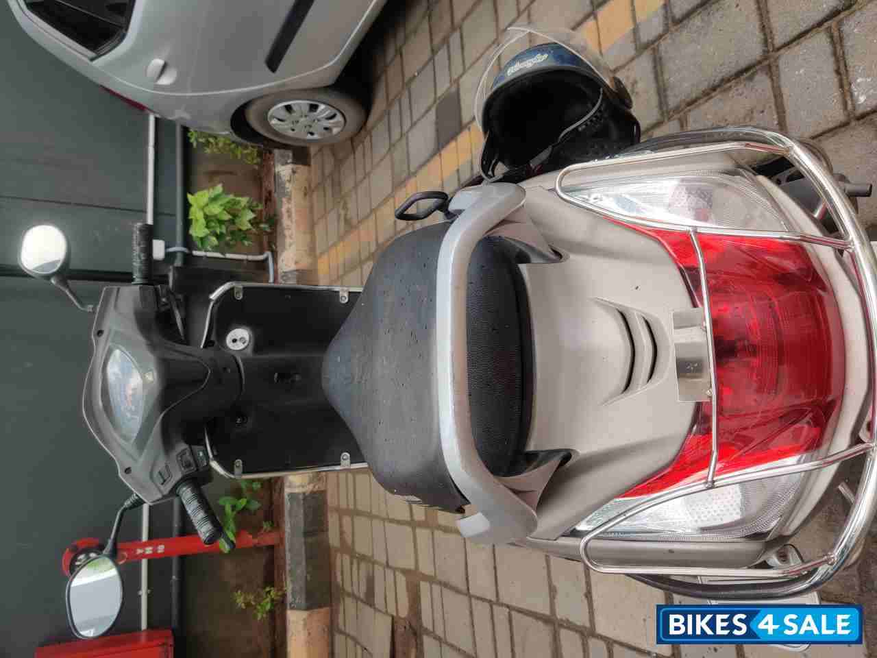 Beige Honda Activa