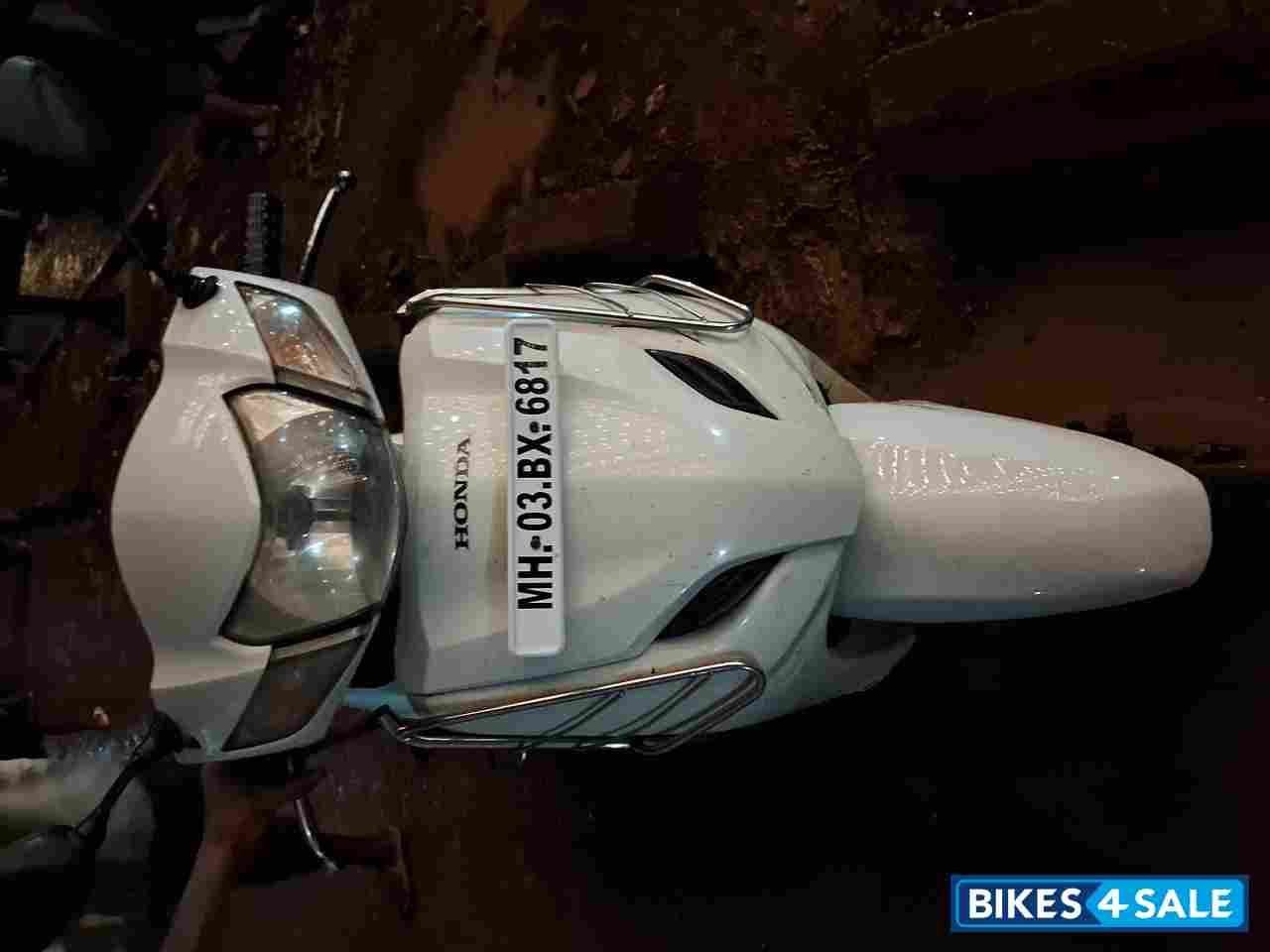 White Honda Activa 3G