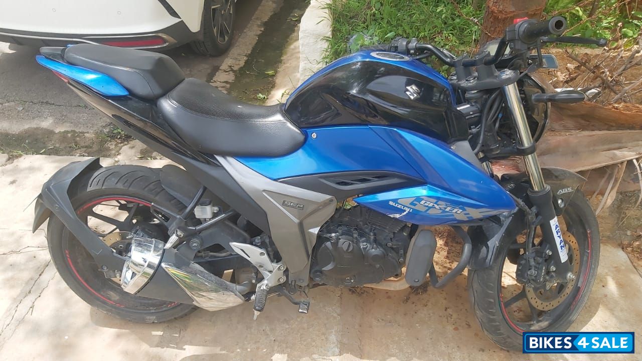 Suzuki Gixxer SF