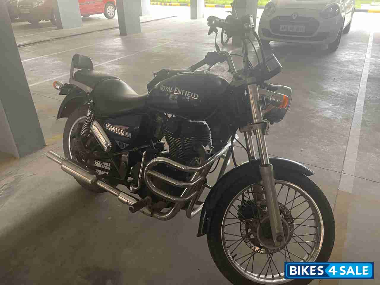 Blue Royal Enfield Thunderbird 350