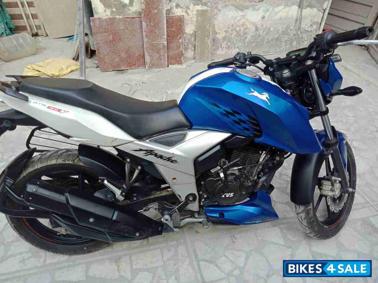 TVS Apache RTR 160 4V