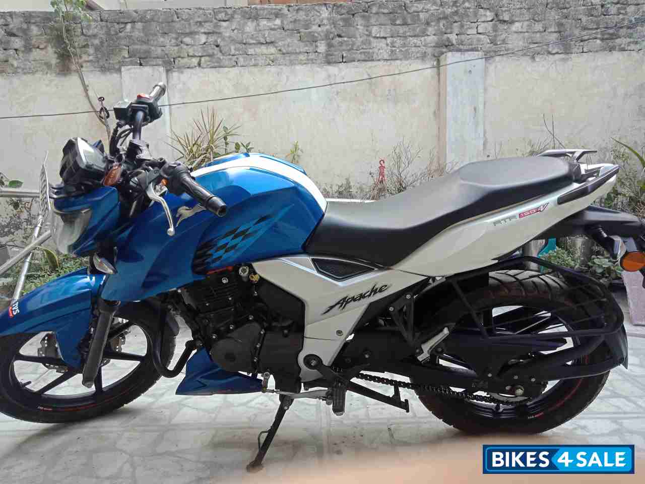 TVS Apache RTR 160 4V
