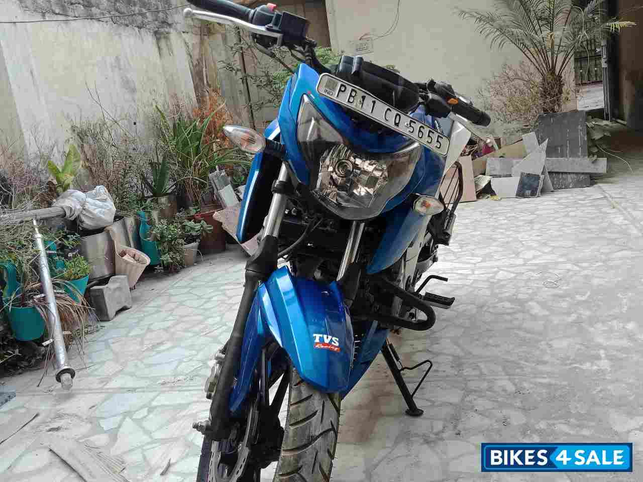 TVS Apache RTR 160 4V