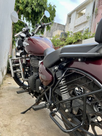 Royal Enfield Meteor 350 Stellar