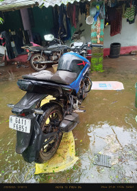 Black Metalic Hero Xtreme 160R