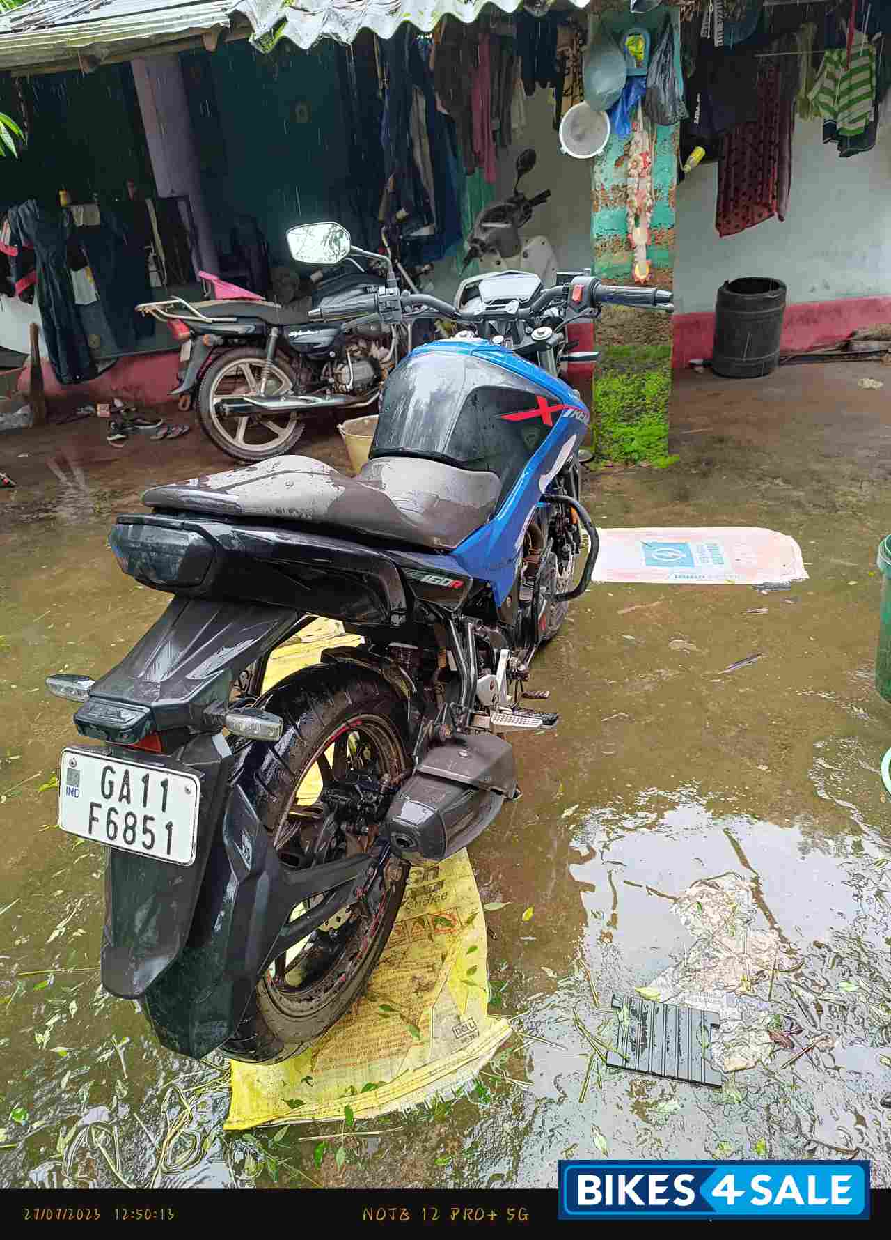 Black Metalic Hero Xtreme 160R