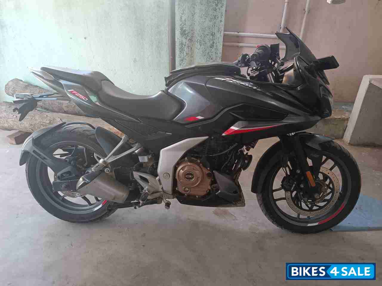 Gry Bajaj Pulsar F250