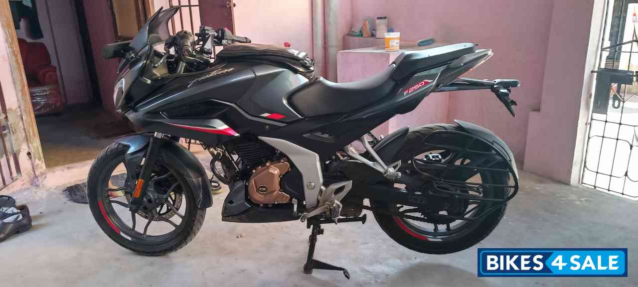 Gry Bajaj Pulsar F250
