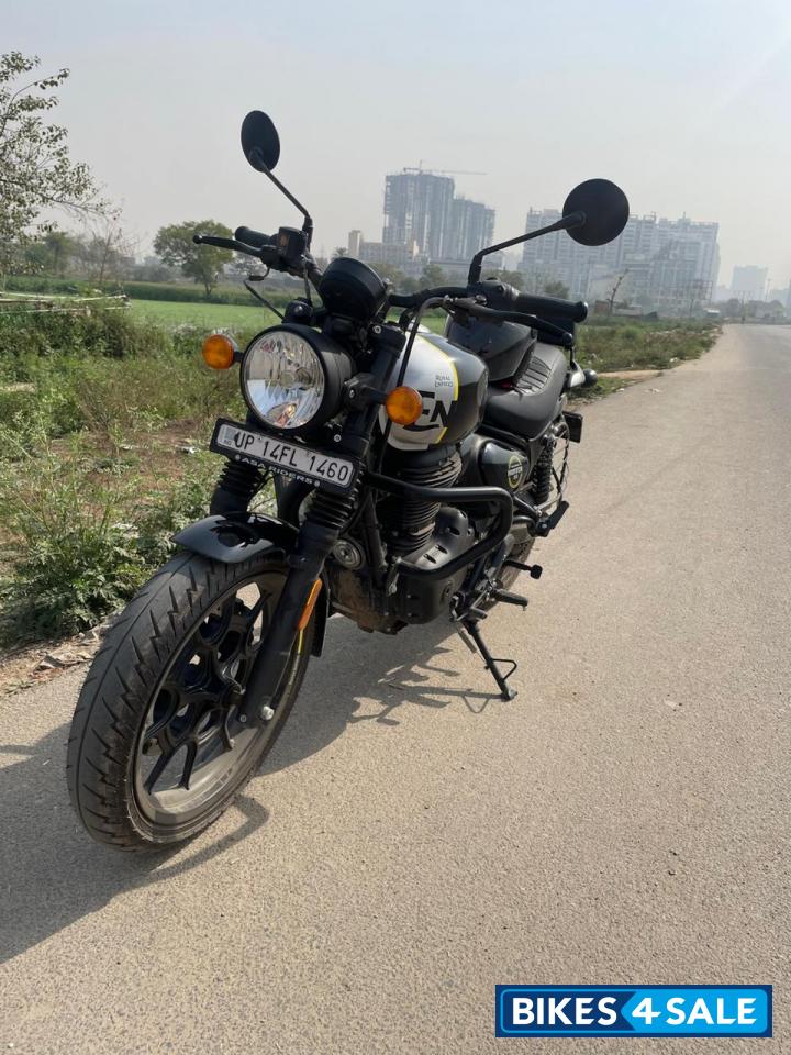 Rebel Black Royal Enfield Hunter 350 Metro