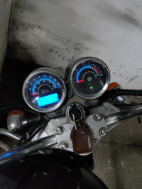 Black Royal Enfield Thunderbird 500