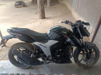 Black TVS Apache RTR 160 4V BS6