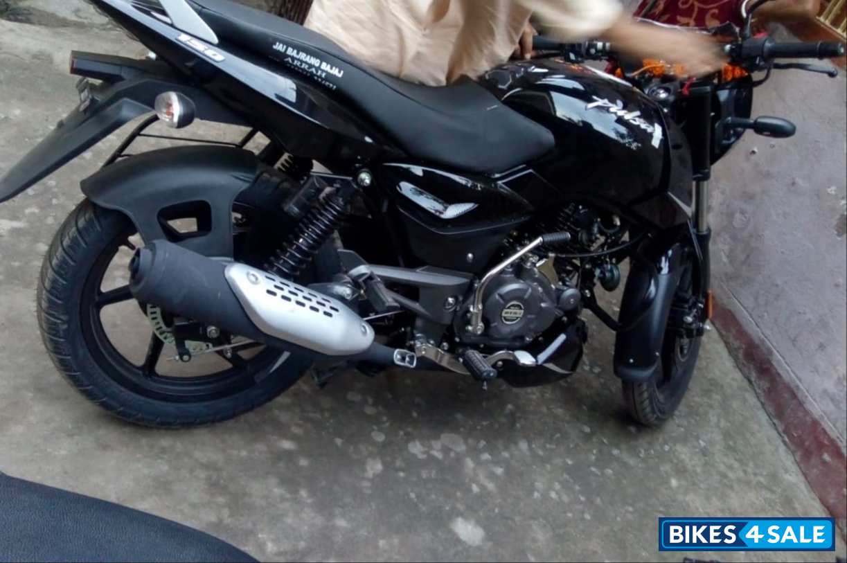 Bajaj Pulsar 150 Neon BS6