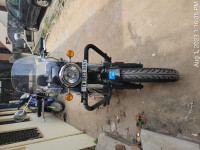 Blue Royal Enfield Meteor 350 Supernova