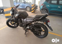 Black Yamaha FZ16