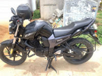 Black Yamaha FZ16