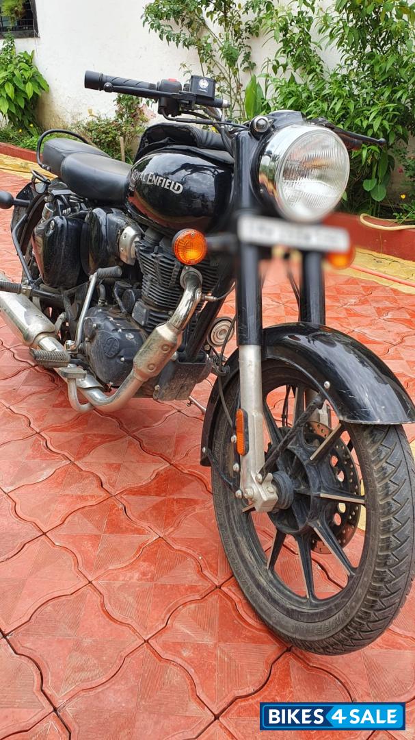 Black Royal Enfield Classic 350 Dual Channel BS6